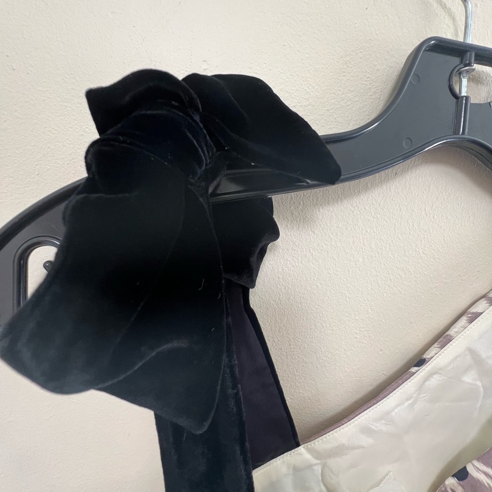 One Shoulder Sundress w/ cute black velvet bow - Picture 5 of 9